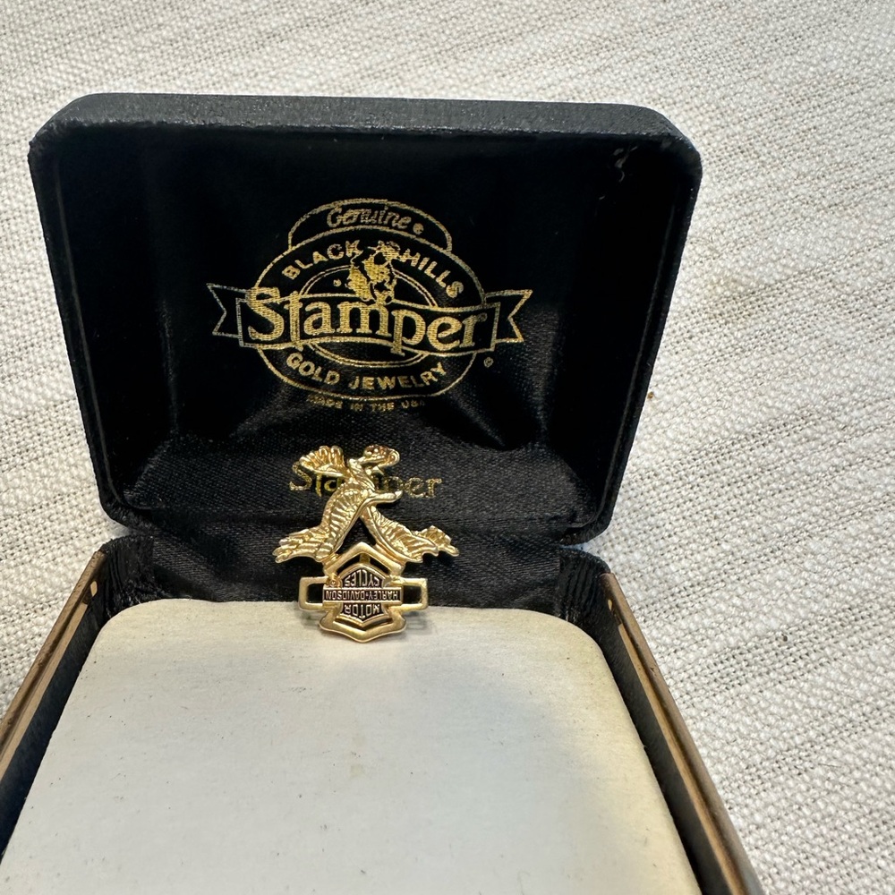 Stamper Black Hills Gold Harley Davidson Logo Pendant